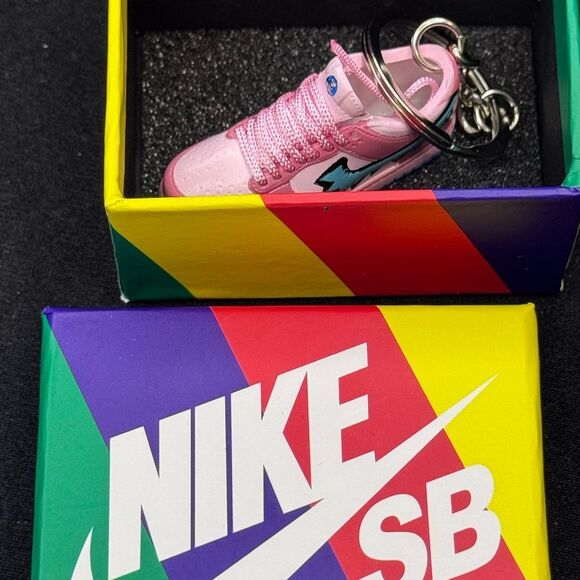 Kids Pink Keychain Shoe - Picture 9 of 9